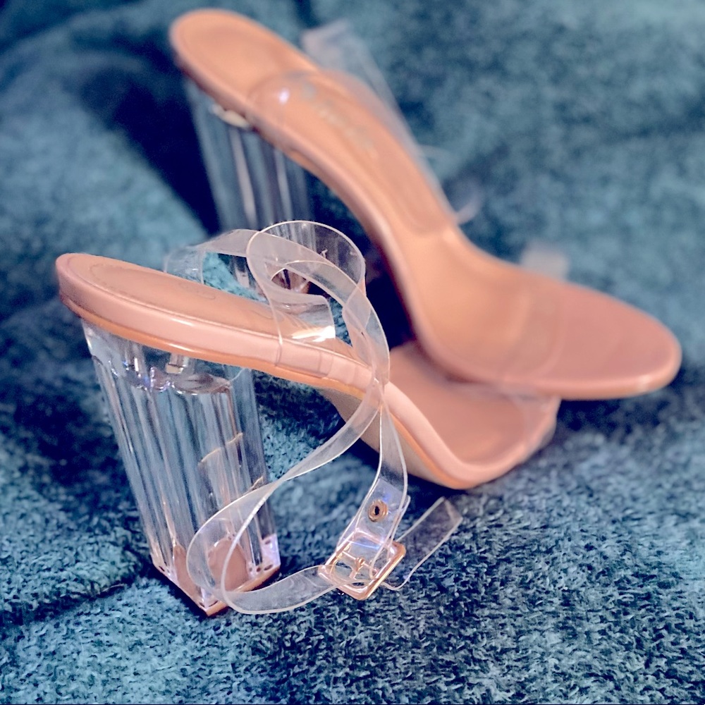 Clear cream  color heels✨